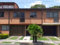 Para venta casa itagui sector La finquita.