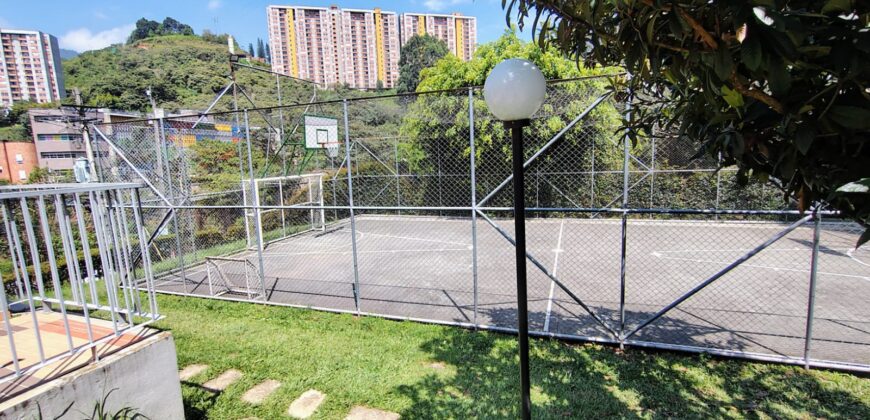 Se arrienda apartamento Envigado Camino Verde (192371486)
