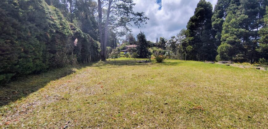 Se vende lote Envigado Loma del Escobero (	192738494)
