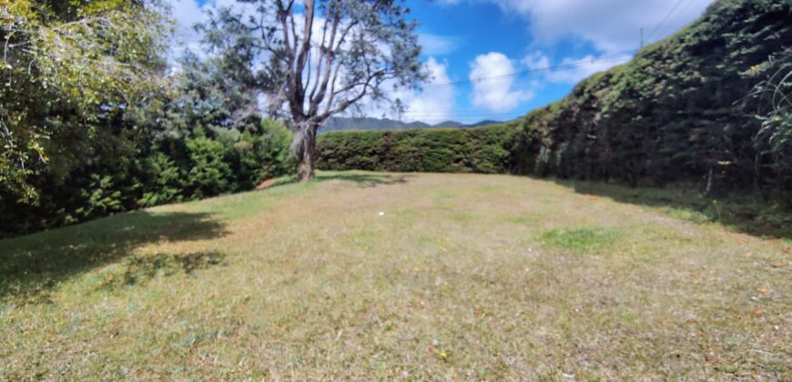 Se vende lote Envigado Loma del Escobero (	192738494)