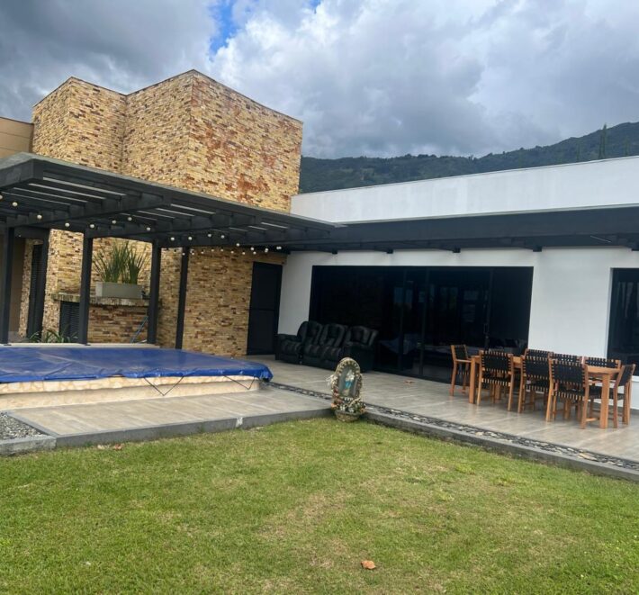 Se vende Finca Girardota  Juan Cojo (193028646)
