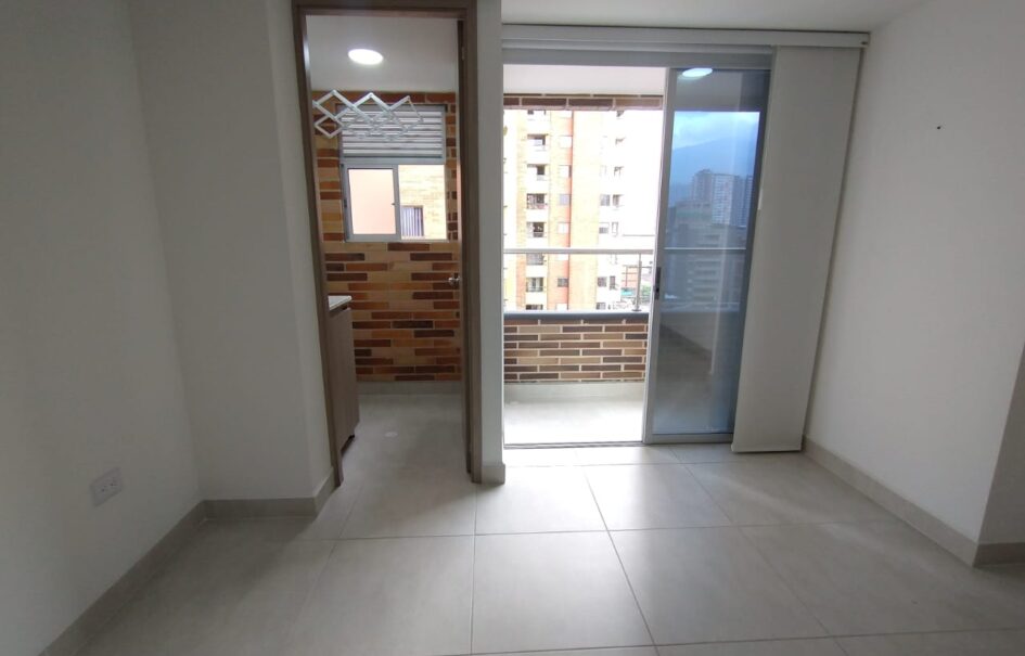 Se arrienda apartamento Sabaneta cerca al parque principal (193132388)