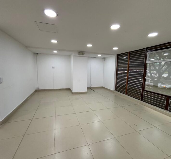 Se arrienda local Envigado – Frente a Viva Envigado (193247616)