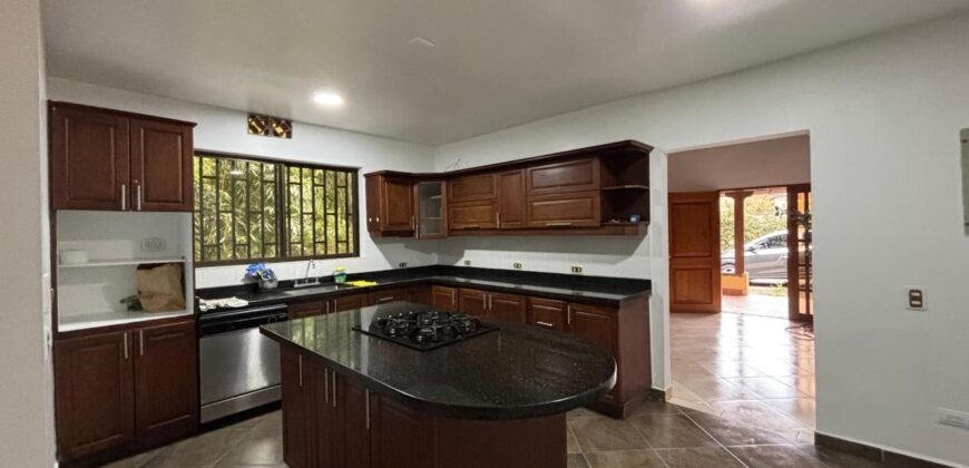 Finca en arriendo Envigado – Sector El Salado (193290824)