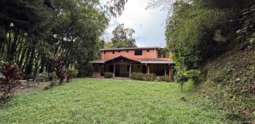 Finca en arriendo Envigado – Sector El Salado (193290824)