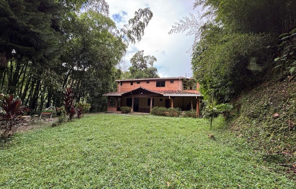 Finca en arriendo Envigado – Sector El Salado (193290824)