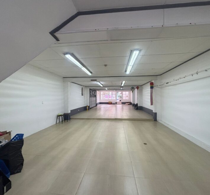 Se arrienda casa comercial Envigado (193857873)