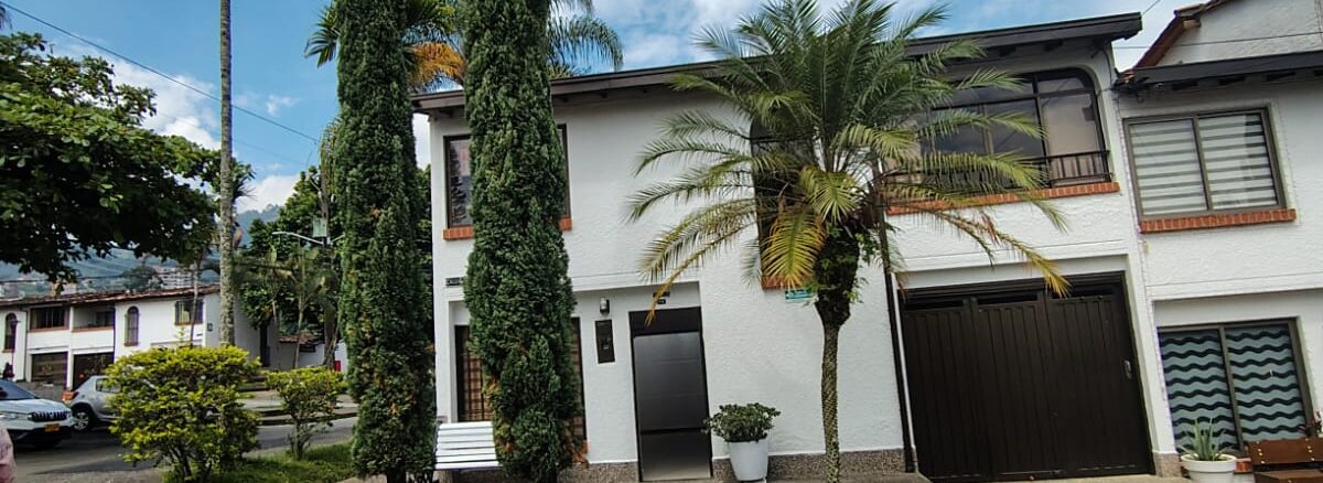 Se arrienda casa Envigado El Dorado (193863127)