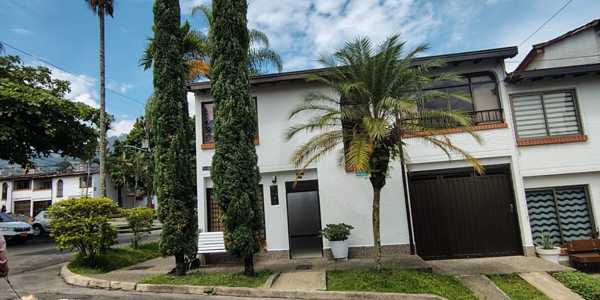 Se arrienda casa Envigado El Dorado (193863127)