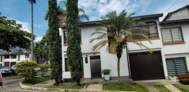 Se arrienda casa Envigado El Dorado (193863127)