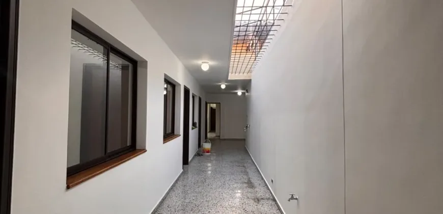 Se arrienda casa comercial Envigado centro 	(194312244)