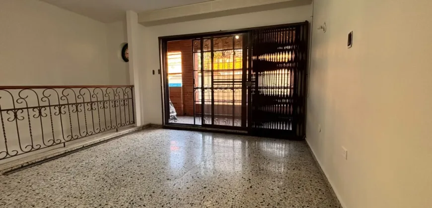 Se arrienda casa comercial Envigado centro 	(194312244)