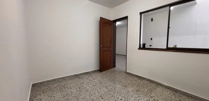 Se arrienda casa comercial Envigado centro 	(194312244)