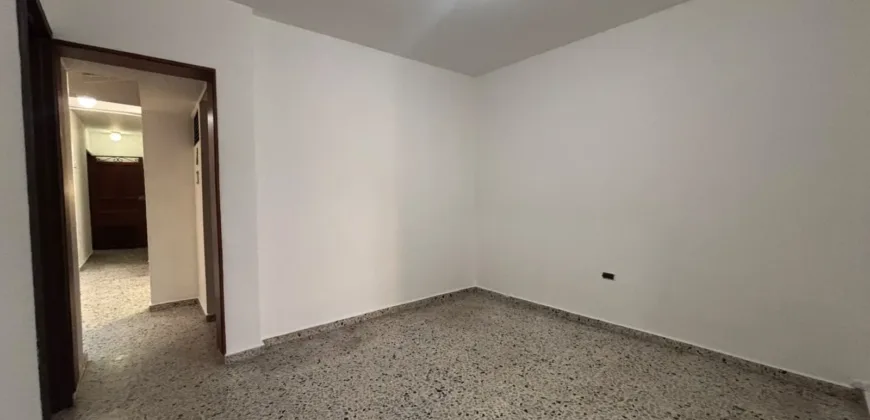 Se arrienda casa comercial Envigado centro 	(194312244)