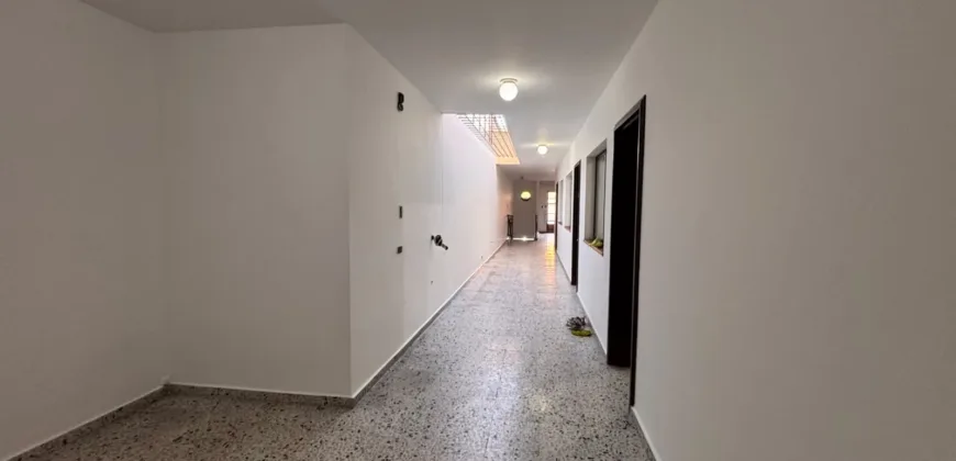 Se arrienda casa comercial Envigado centro 	(194312244)