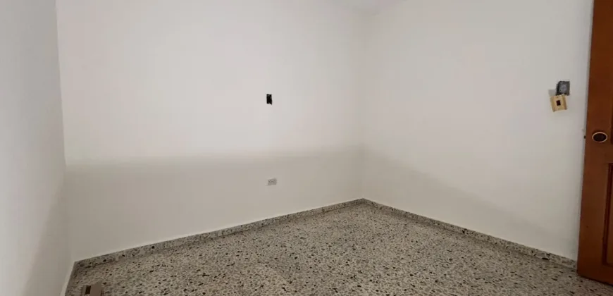 Se arrienda casa comercial Envigado centro 	(194312244)