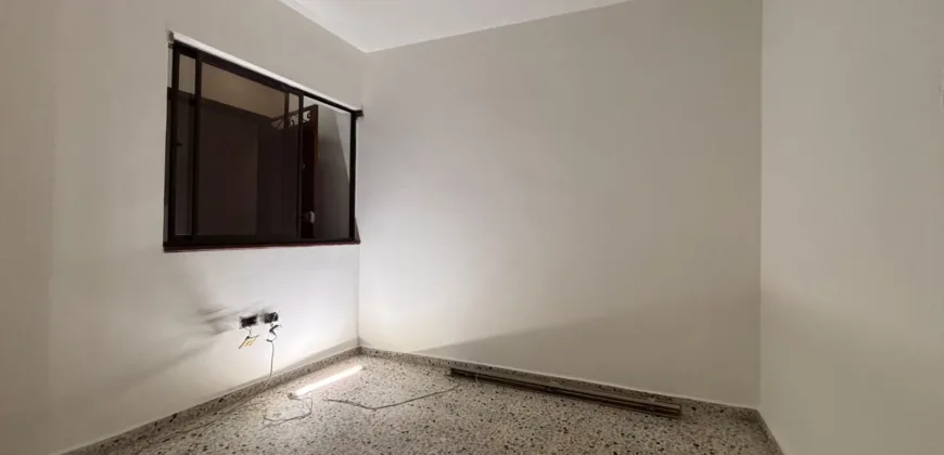 Se arrienda casa comercial Envigado centro 	(194312244)