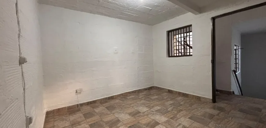 Se arrienda casa comercial Envigado centro 	(194312244)