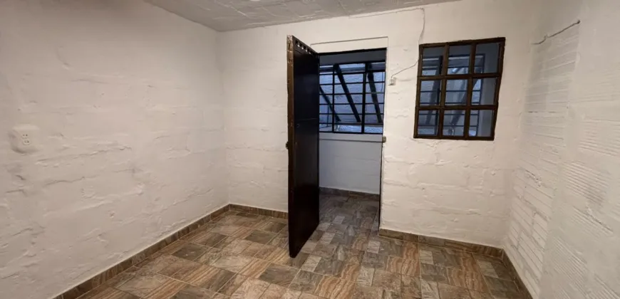 Se arrienda casa comercial Envigado centro 	(194312244)