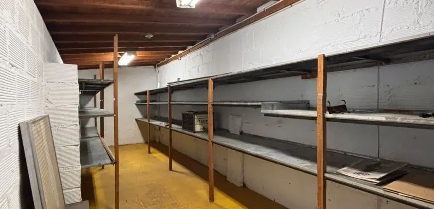 Se arrienda casa comercial Envigado centro 	(194312244)